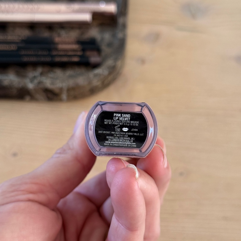 Anastasia Beverly Hills Makeup Bundle- Nude and Brown - Picture 13 of 15